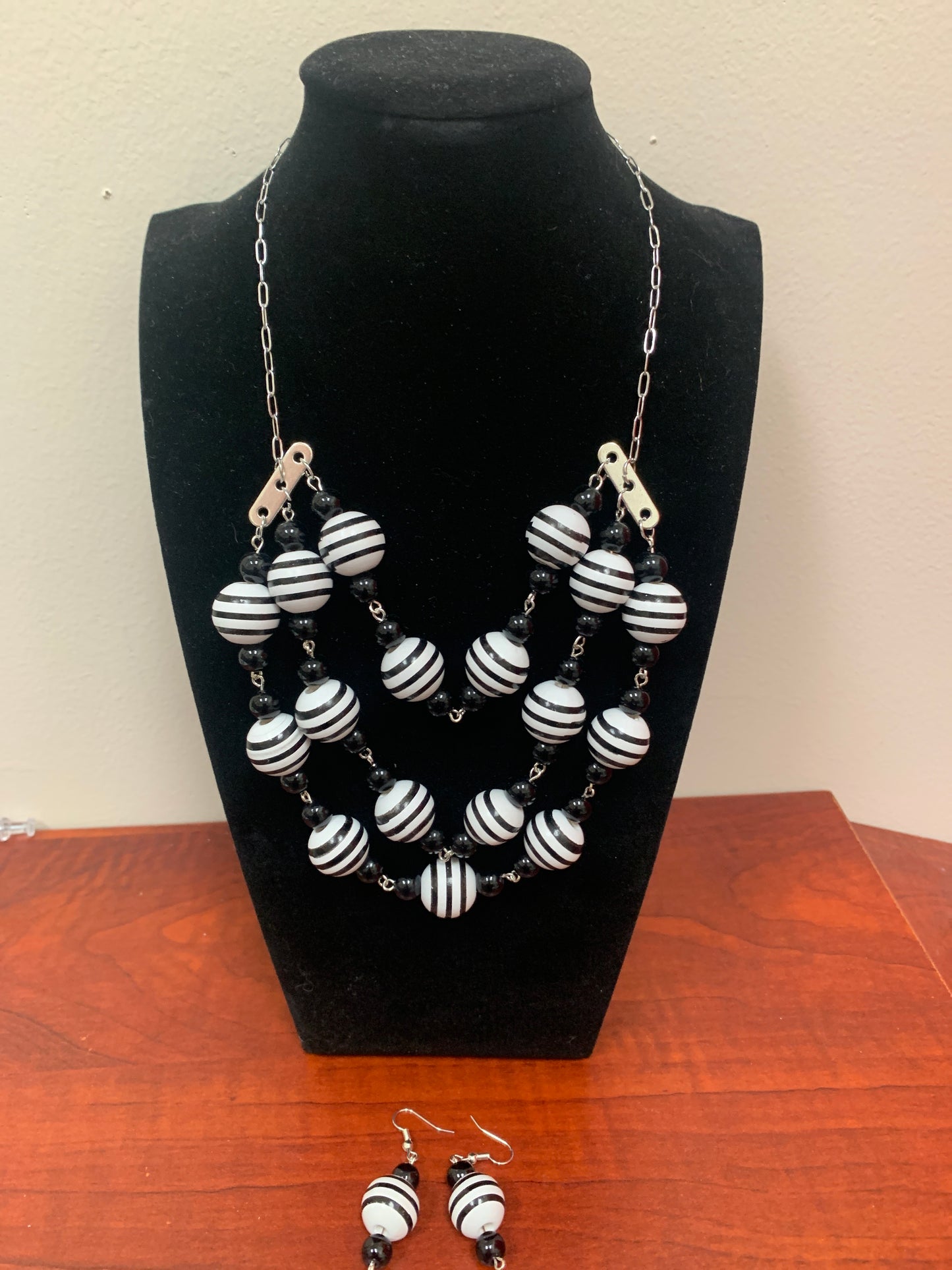 Statement Necklace pinstripe