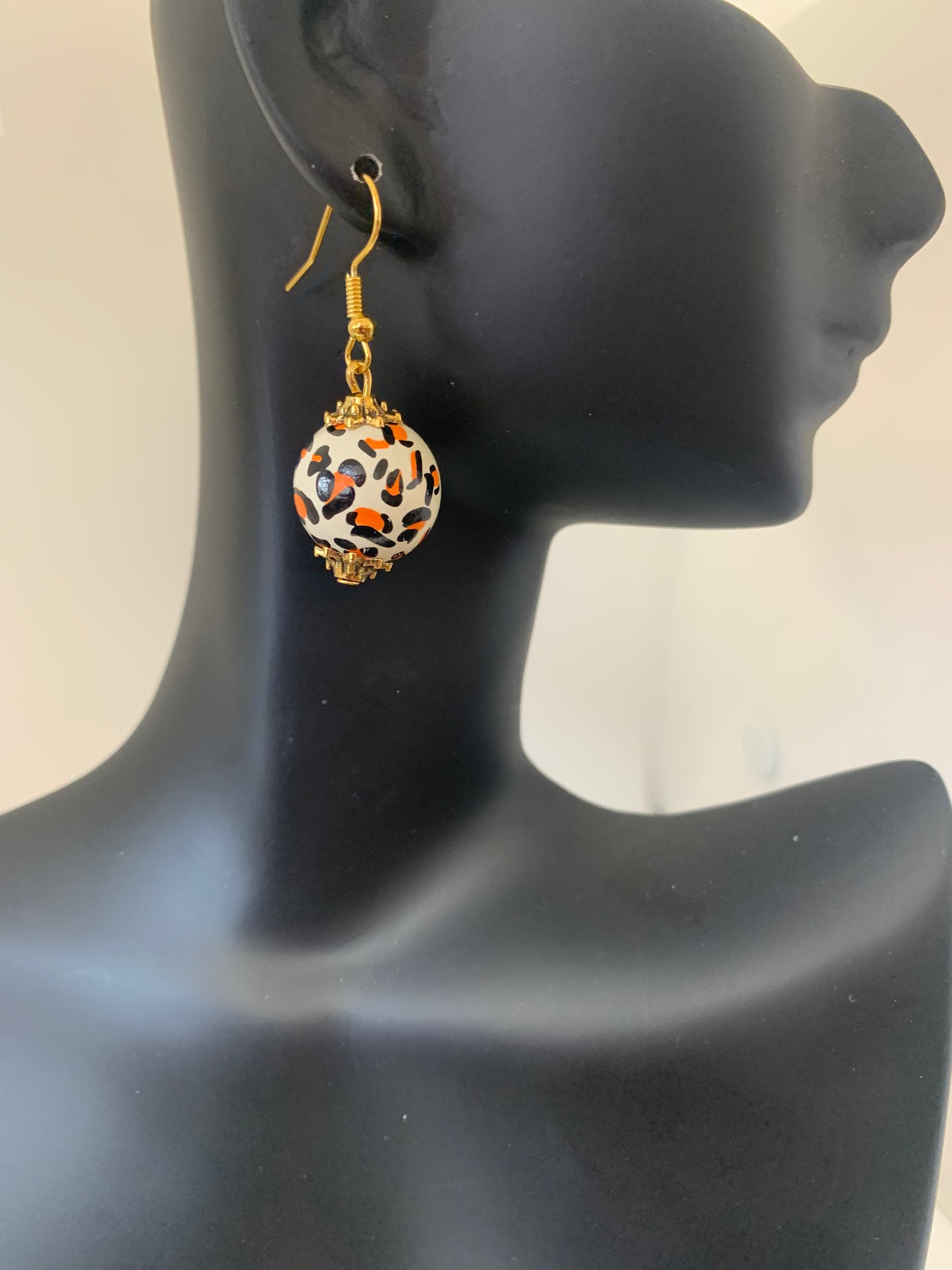 Petite dangler earring