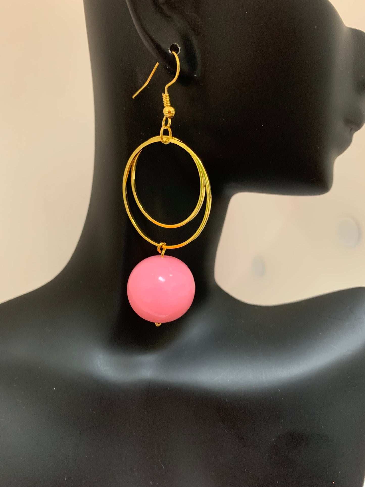 Dangle gumball earring